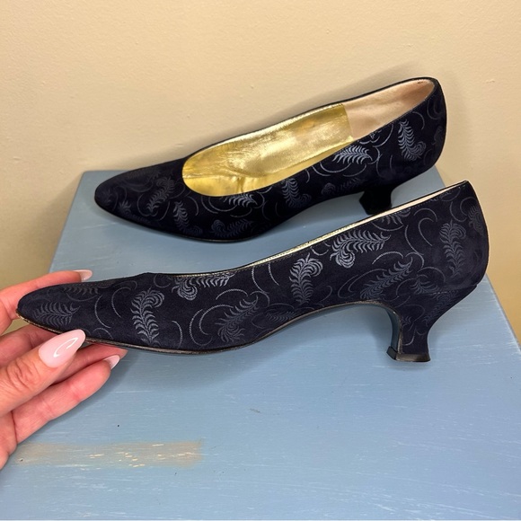 Bruno Magli Vintage Navy Suede Kitten Heels - Picture 7 of 12